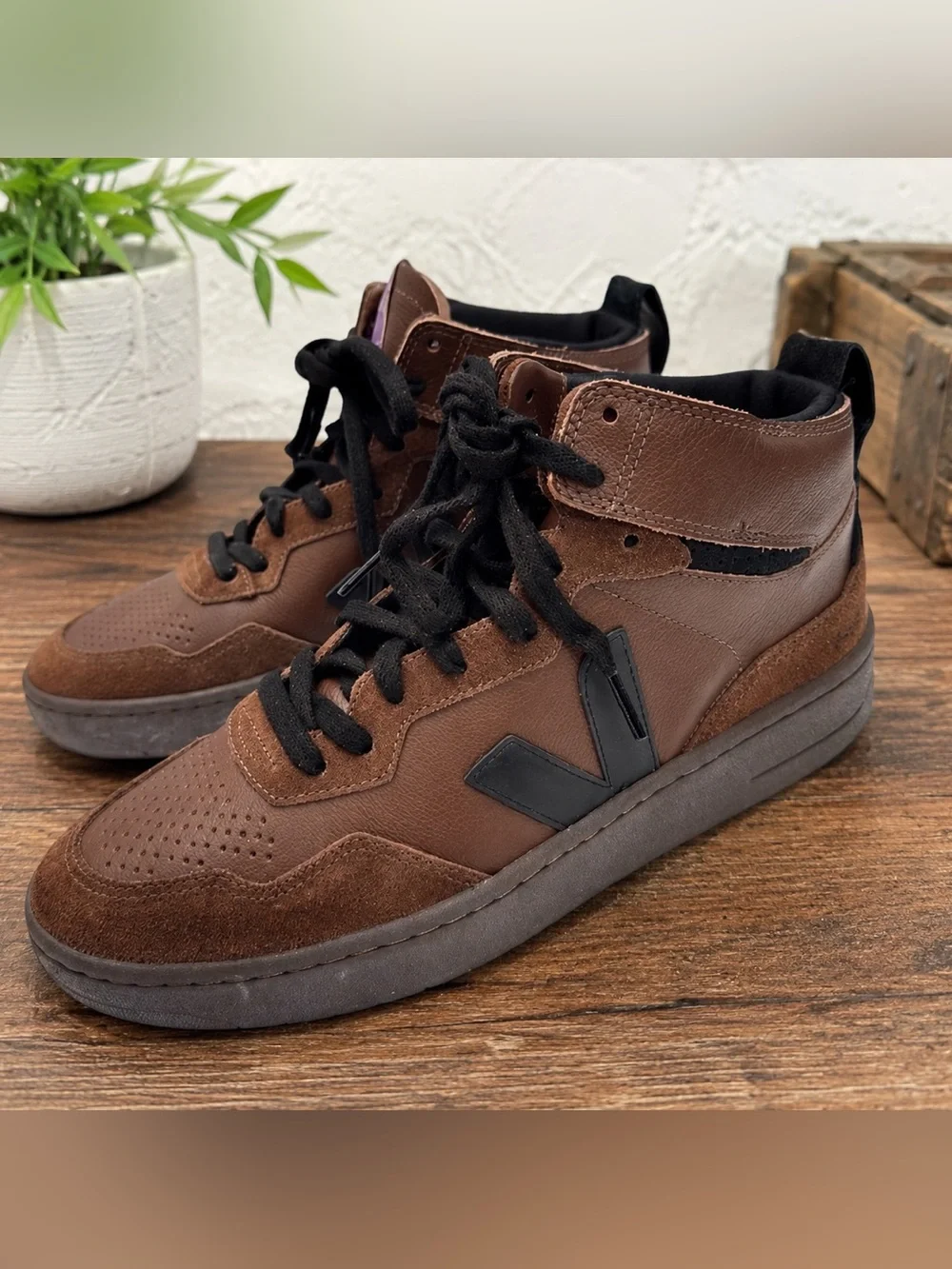 New VEJA V-95 Unisex High-top Brown and Black Sneakers Size 9 Men/ 11 Women
